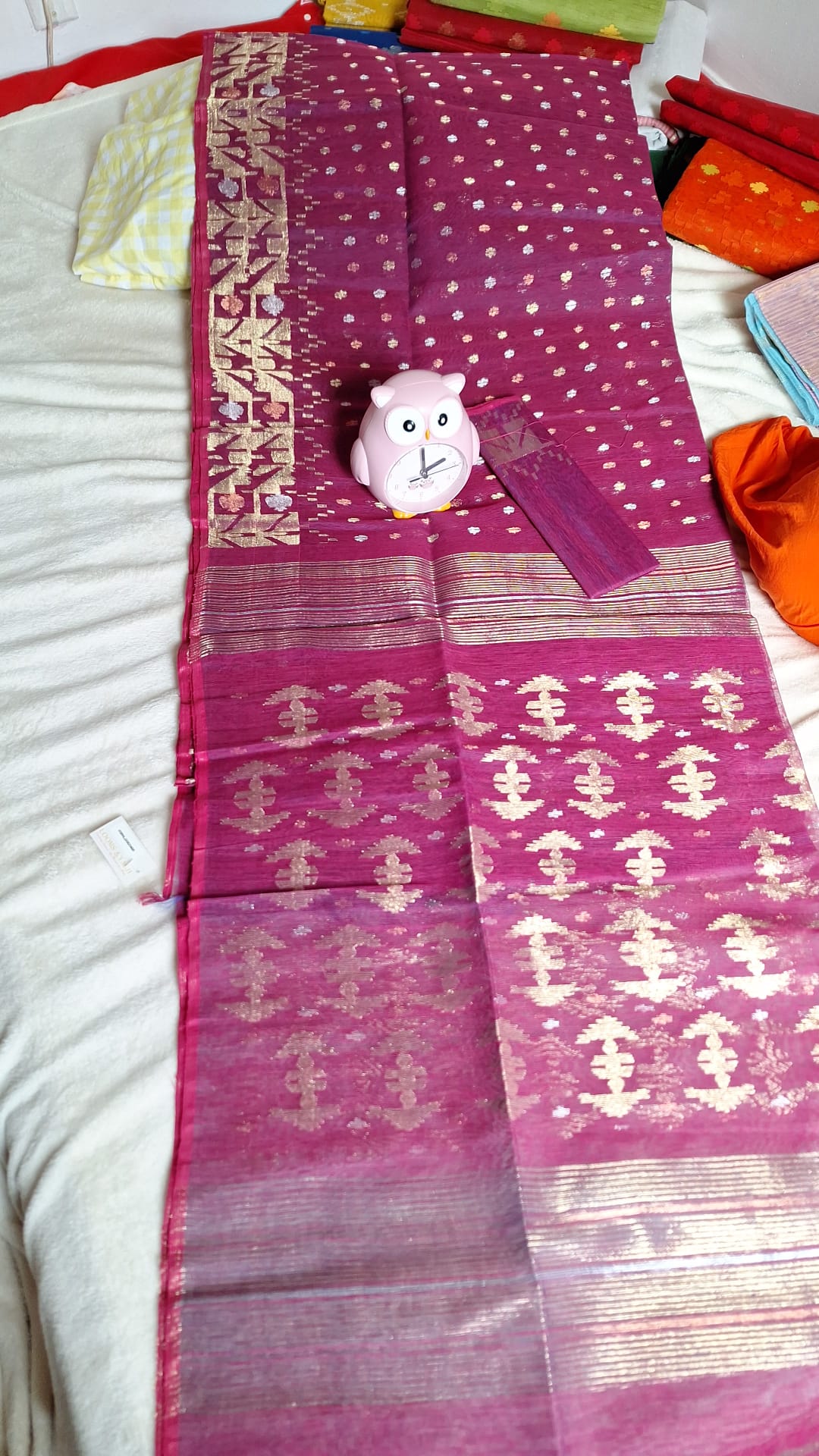 Rich Magenta Jamdani Saree with Intricate Golden Zari Work